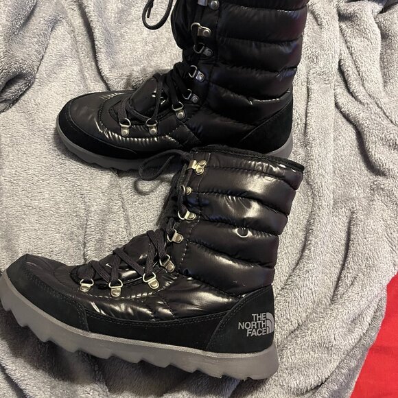 North Face Women's Size 9 Thermoball Lace 8" Winter Boots - new in box! - Picture 1 of 6